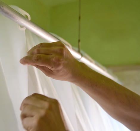 Illustration for article titled Self-Expanding Curtain Makes Your Shower Feel Like a Spacious Luxury Spa